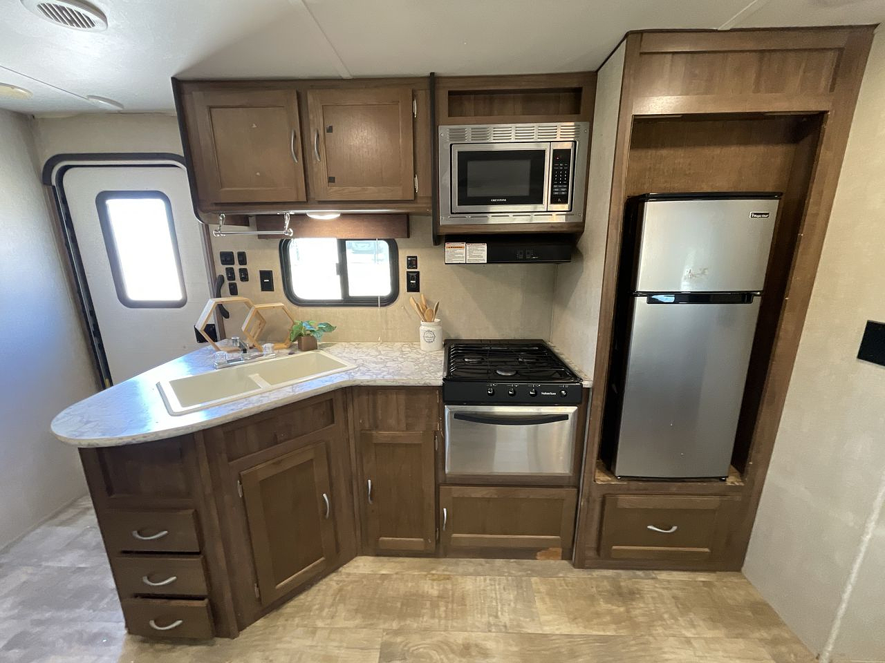 2018 GULF STREAM CONQUEST 30FRK