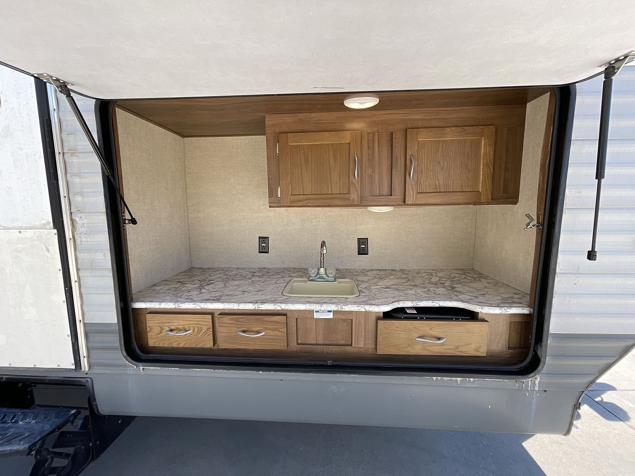 2018 GULF STREAM CONQUEST 30FRK