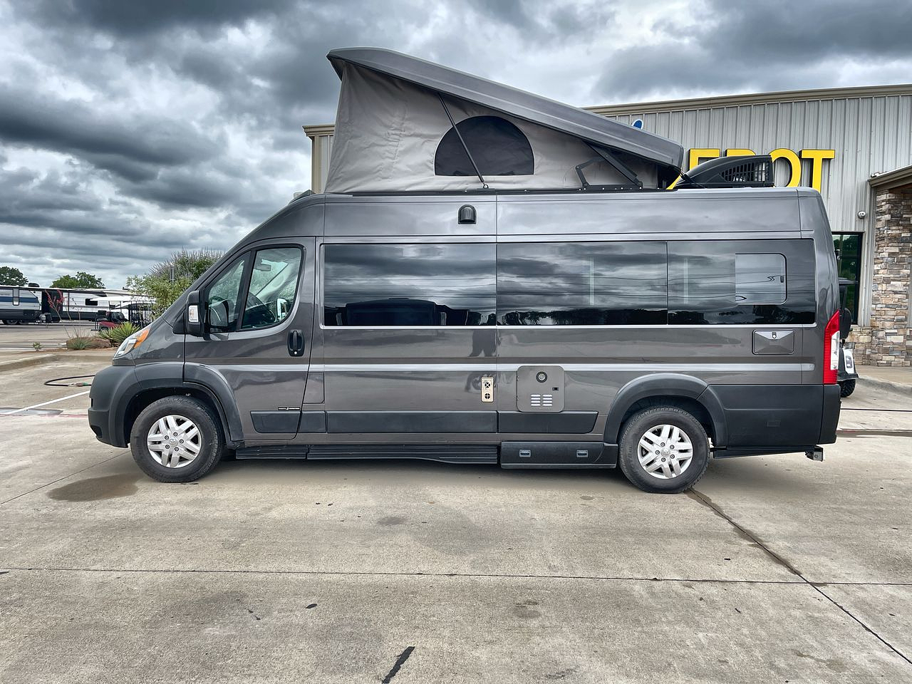 2023 ROADTREK 190 PLAY SLUMBER