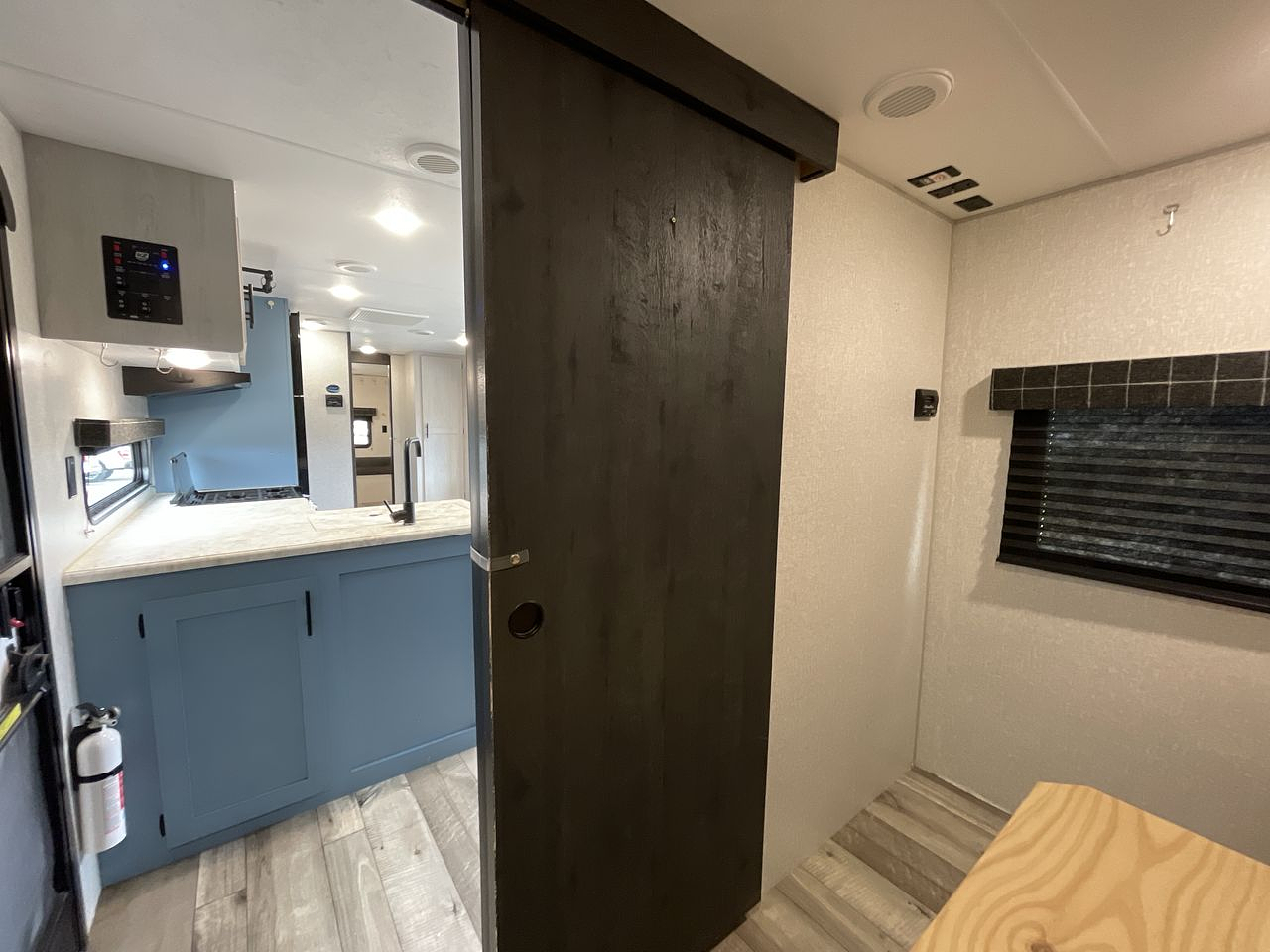 2022 KZ SPORTSMEN 332BHKSE