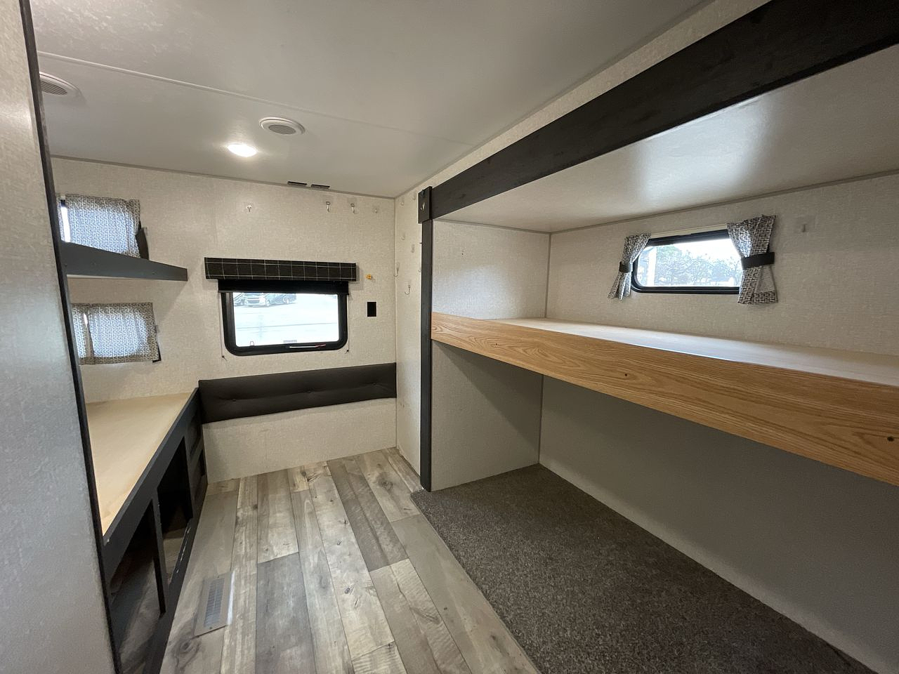 2022 KZ SPORTSMEN 332BHKSE