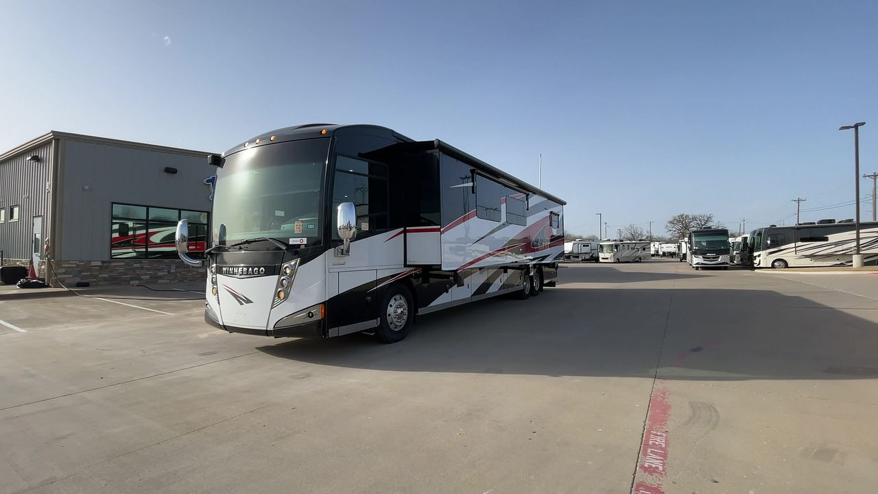 2015 WINNEBAGO TOUR 42QD