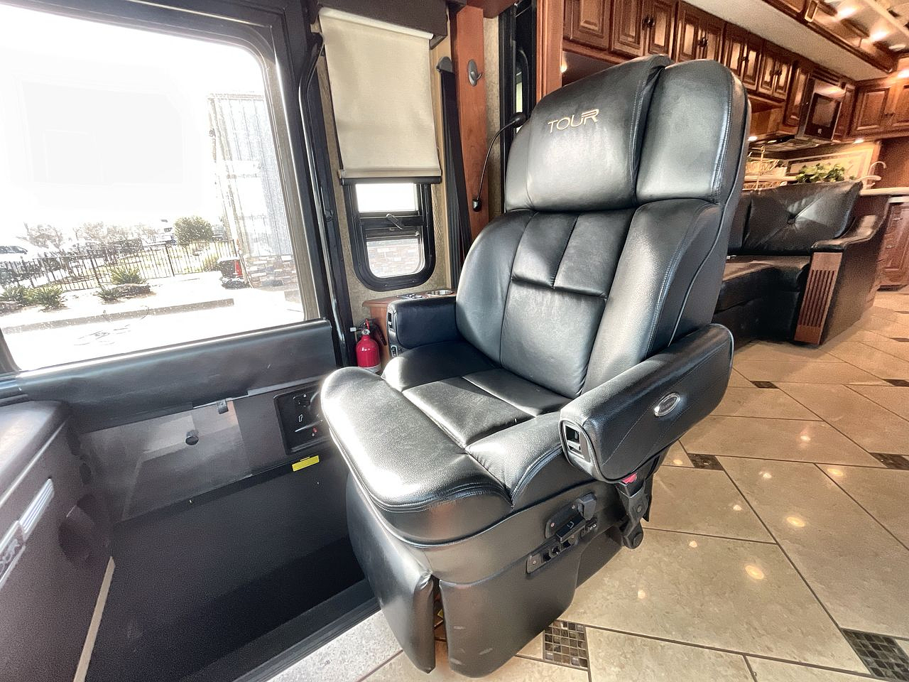 2015 WINNEBAGO TOUR 42QD