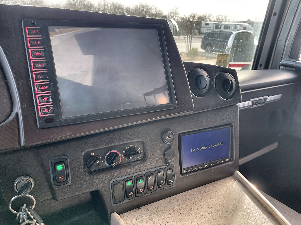 2015 WINNEBAGO TOUR 42QD