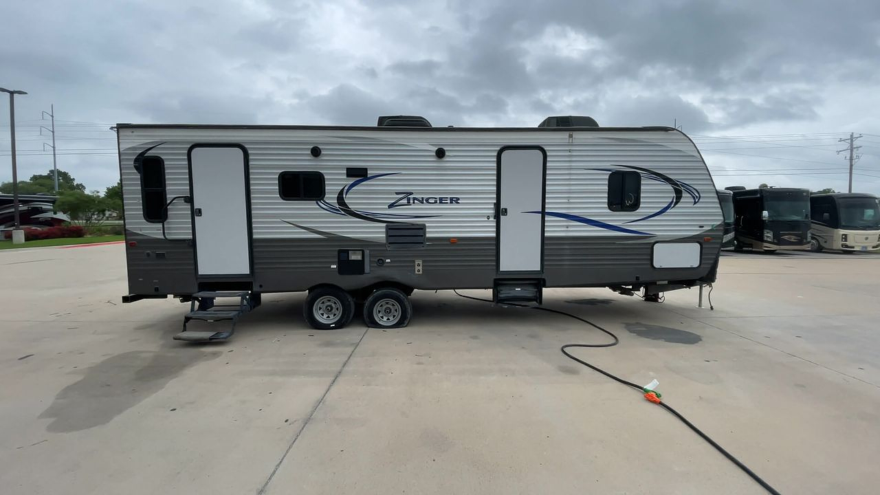 2017 CROSSROADS ZINGER Z1 27RL