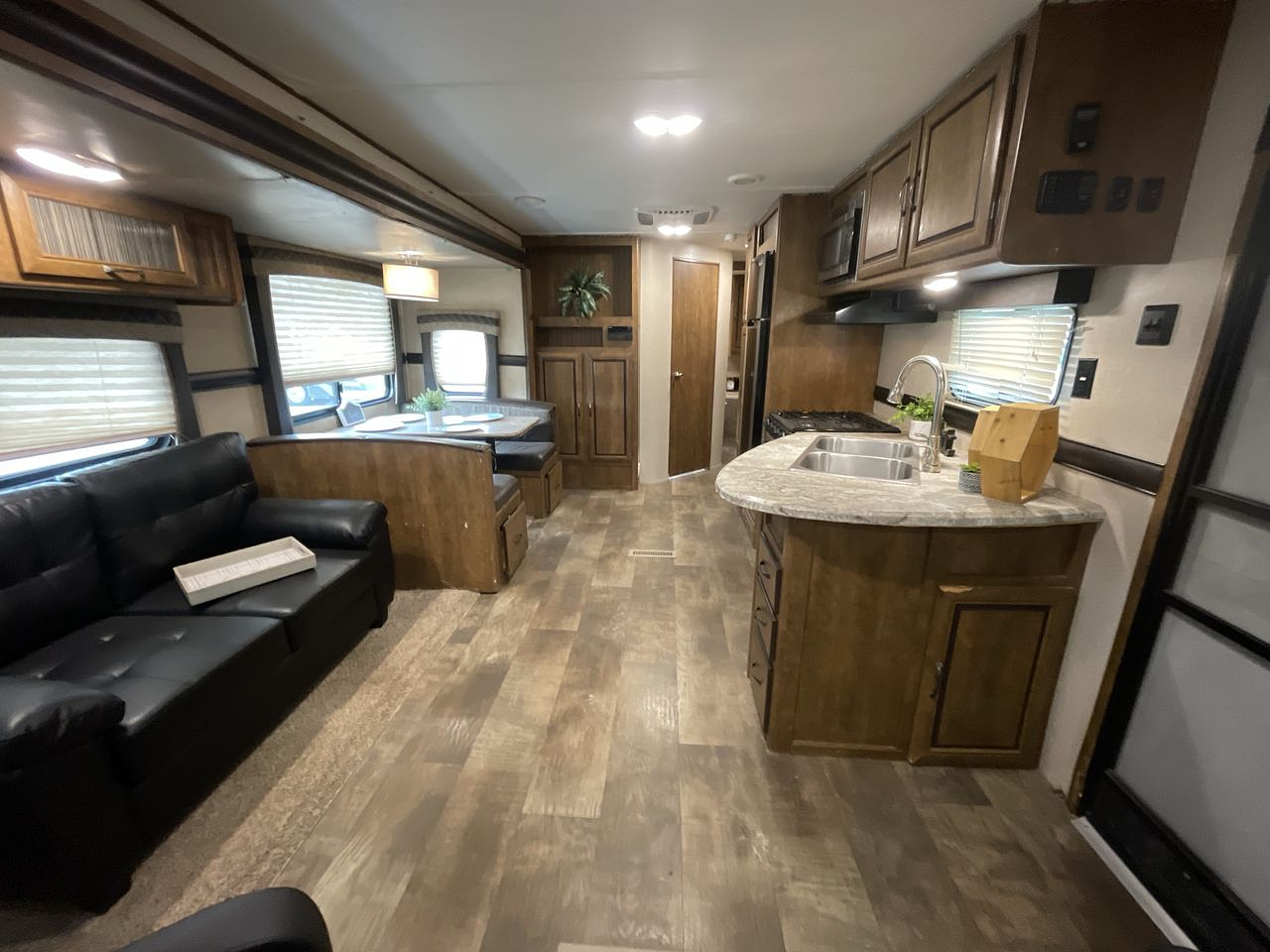 2017 CROSSROADS ZINGER Z1 27RL