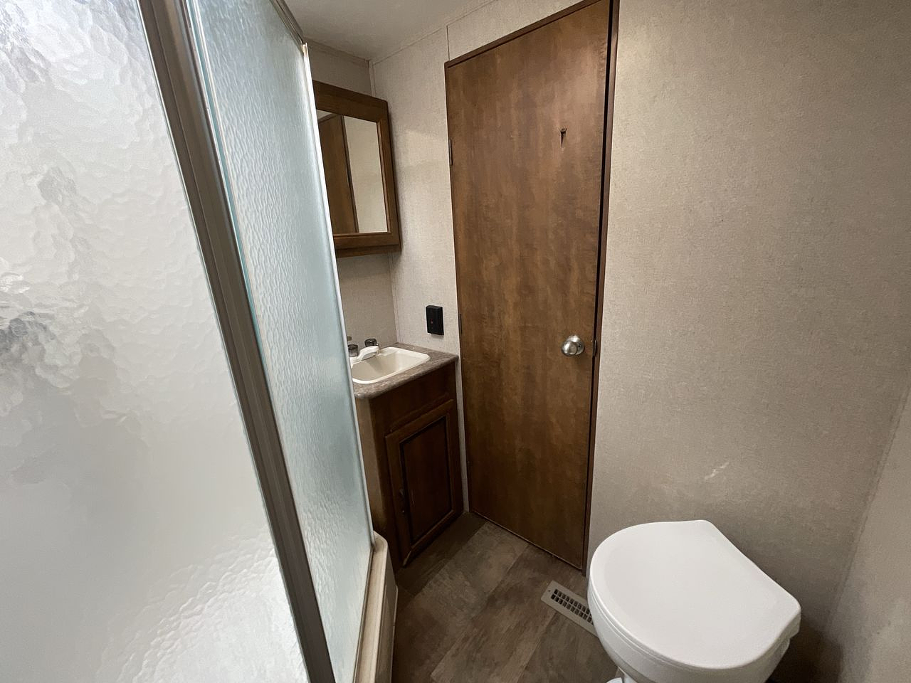 2017 CROSSROADS ZINGER Z1 27RL