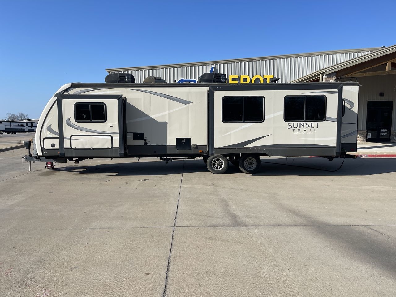 2017 CROSSROAD SUNSET TRAIL 322RL