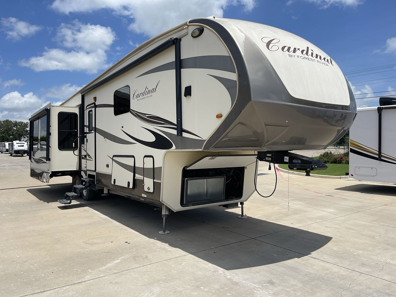 2016 FOREST RIVER CARDINAL 3875FB