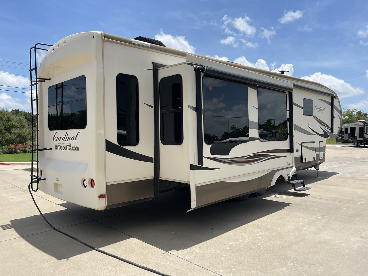 2016 FOREST RIVER CARDINAL 3875FB