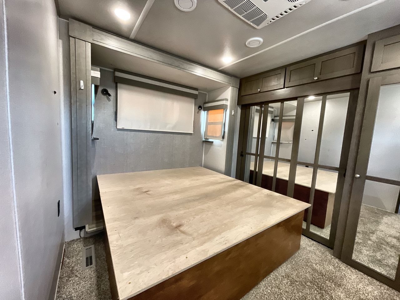 2022 FOREST RIVER COLUMBUS RIVER RANCH