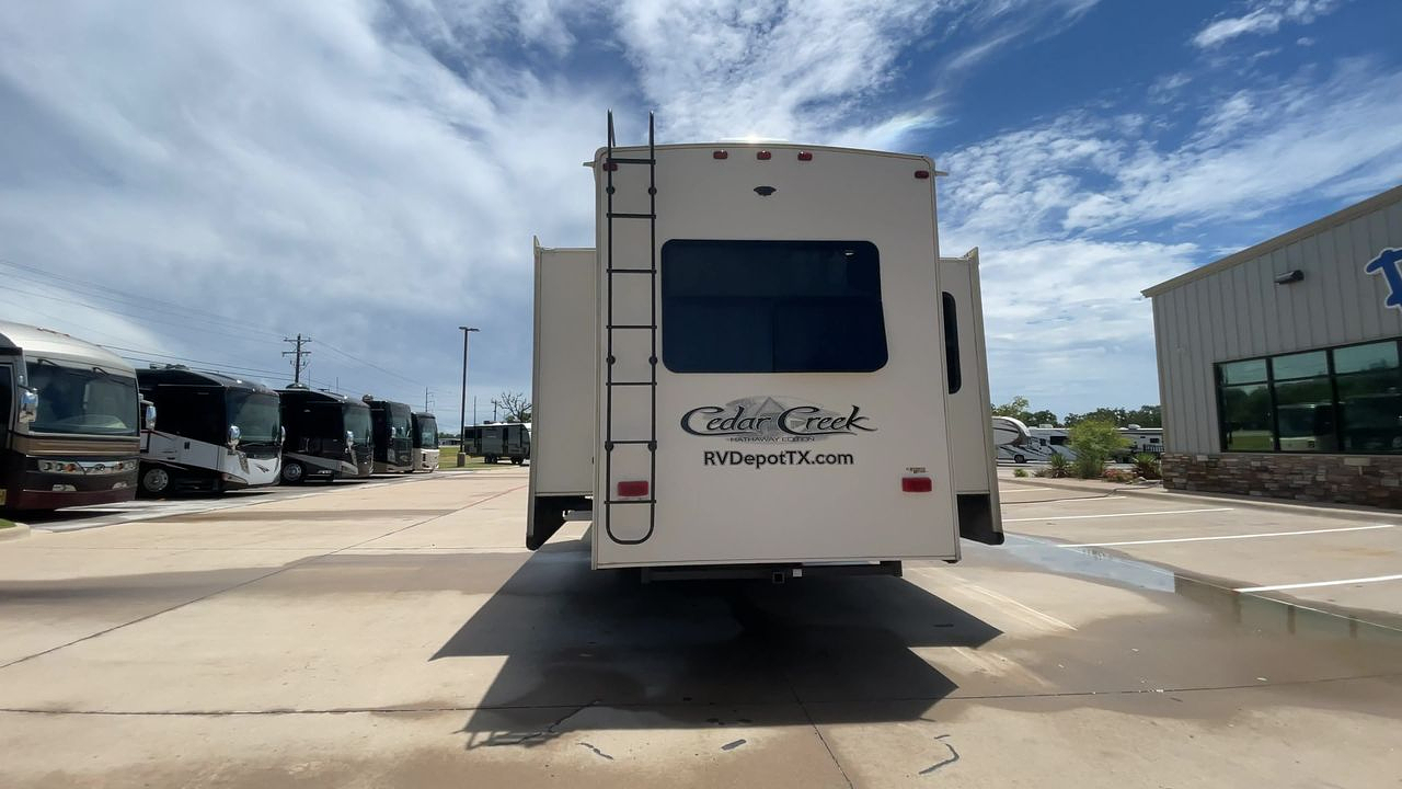 2020 FOREST RIVER CEDAR CREEK HATHAWAY