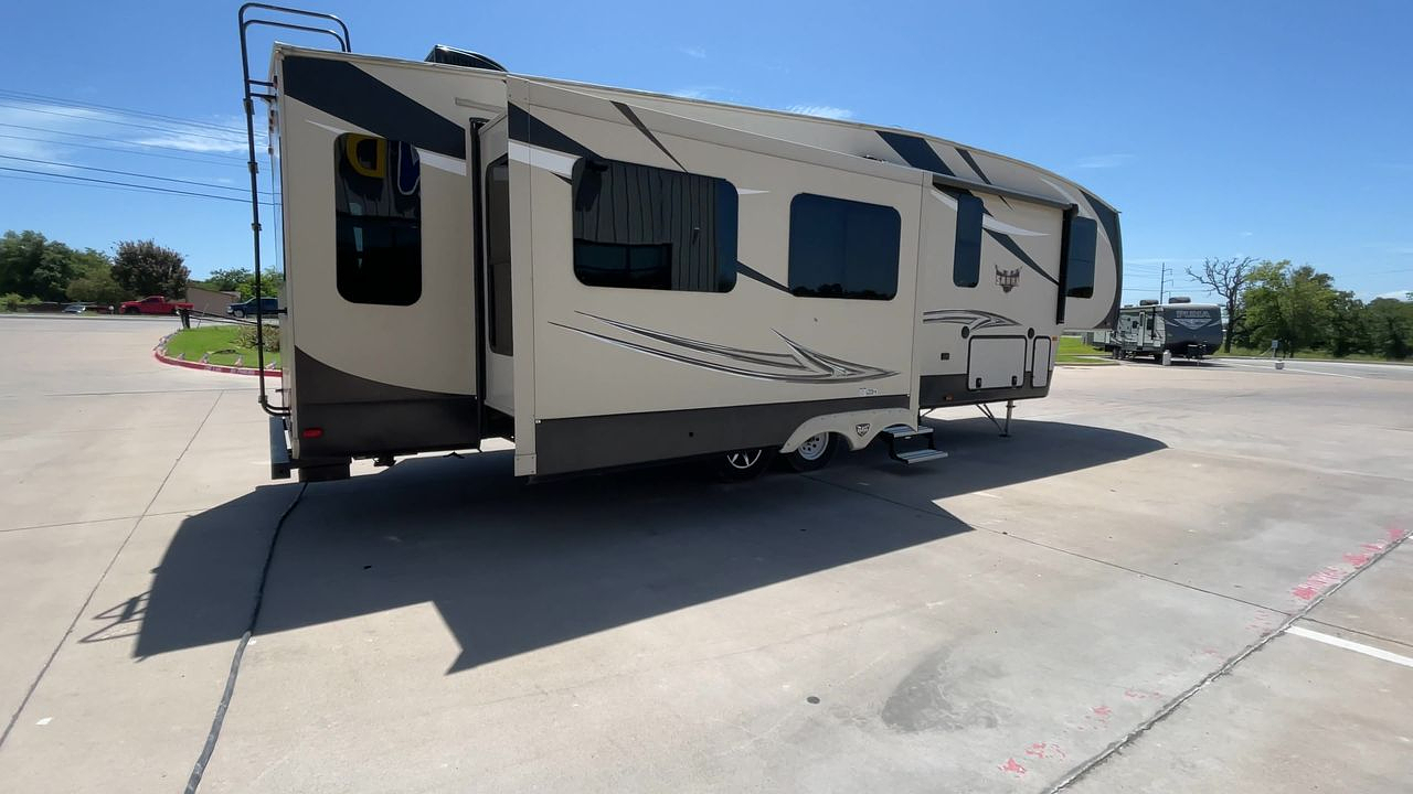 2016 FOREST RIVER SABRE 330CK