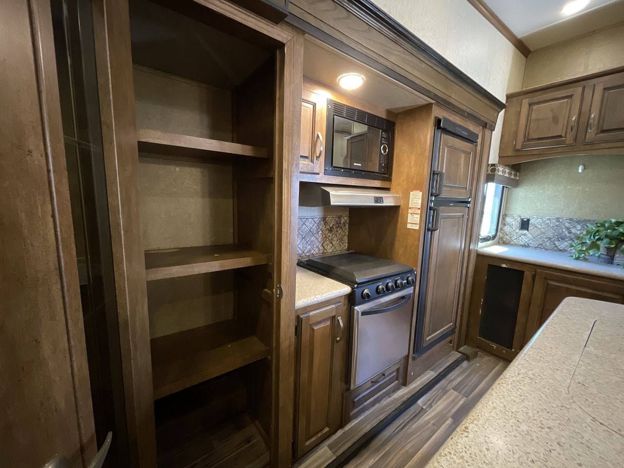 2016 FOREST RIVER SABRE 330CK