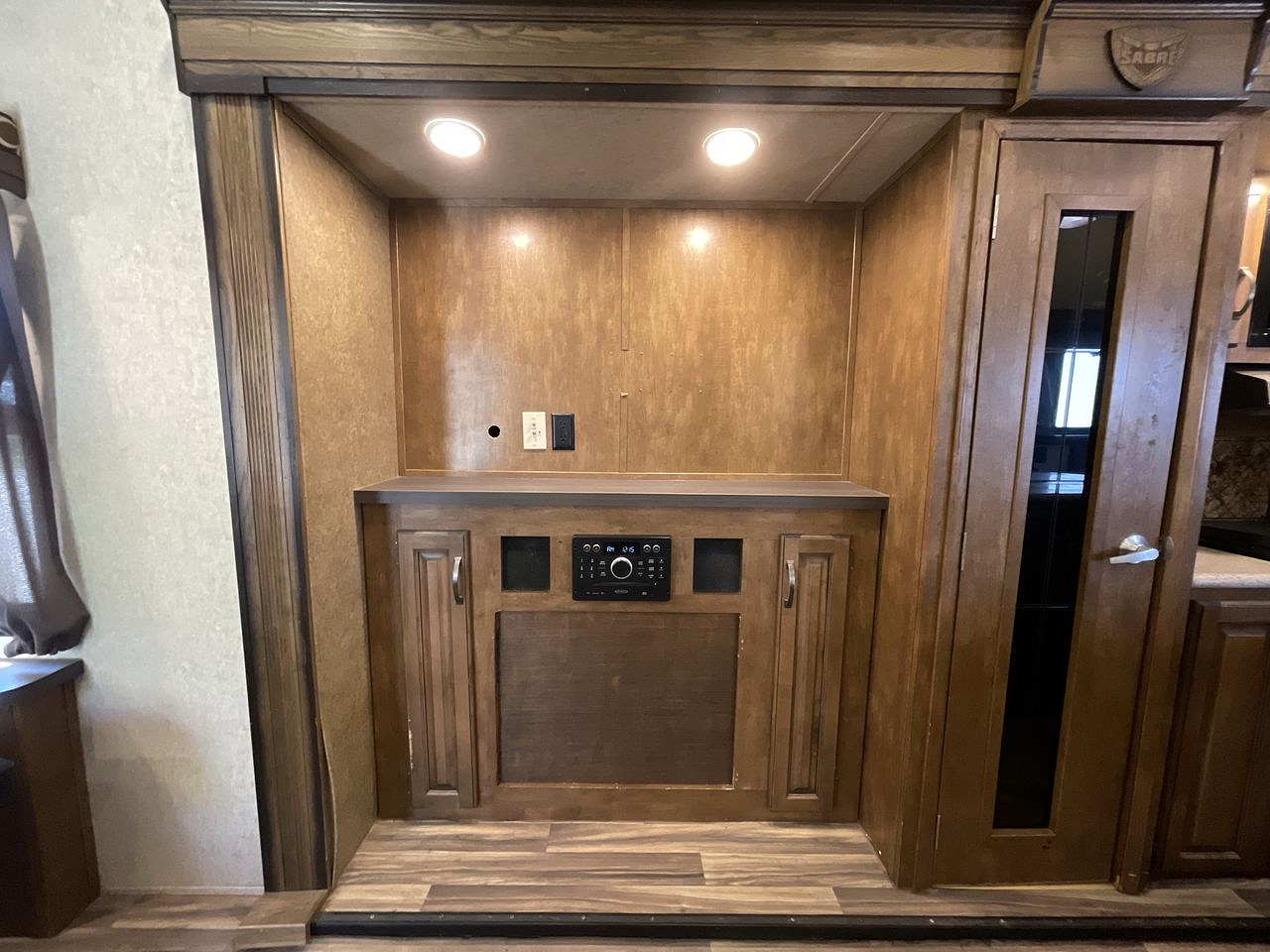 2016 FOREST RIVER SABRE 330CK