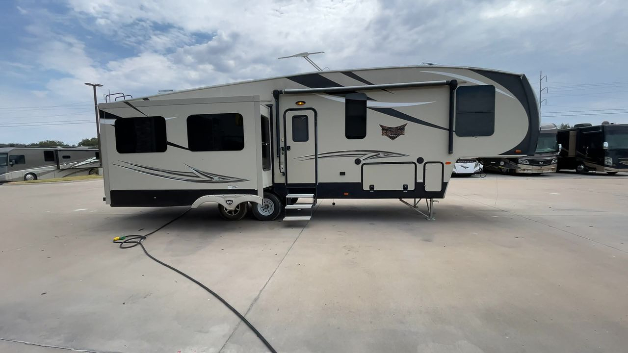 2016 FOREST RIVER SABRE 330CK