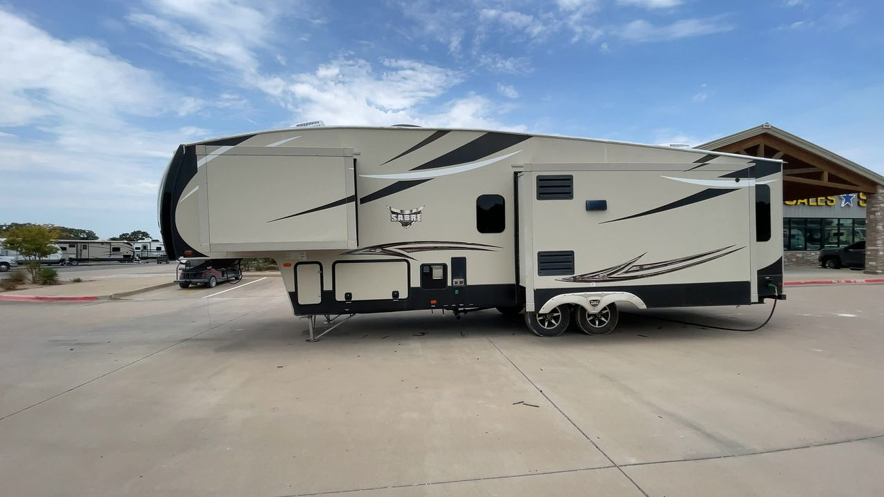 2016 FOREST RIVER SABRE 330CK