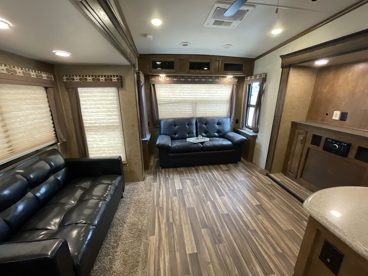 2016 FOREST RIVER SABRE 330CK