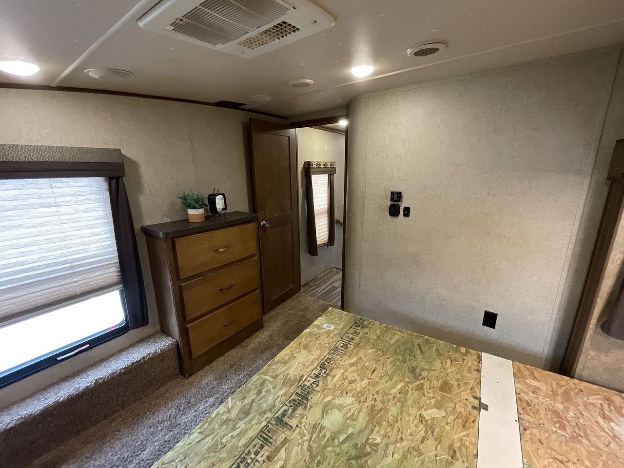 2016 FOREST RIVER SABRE 330CK