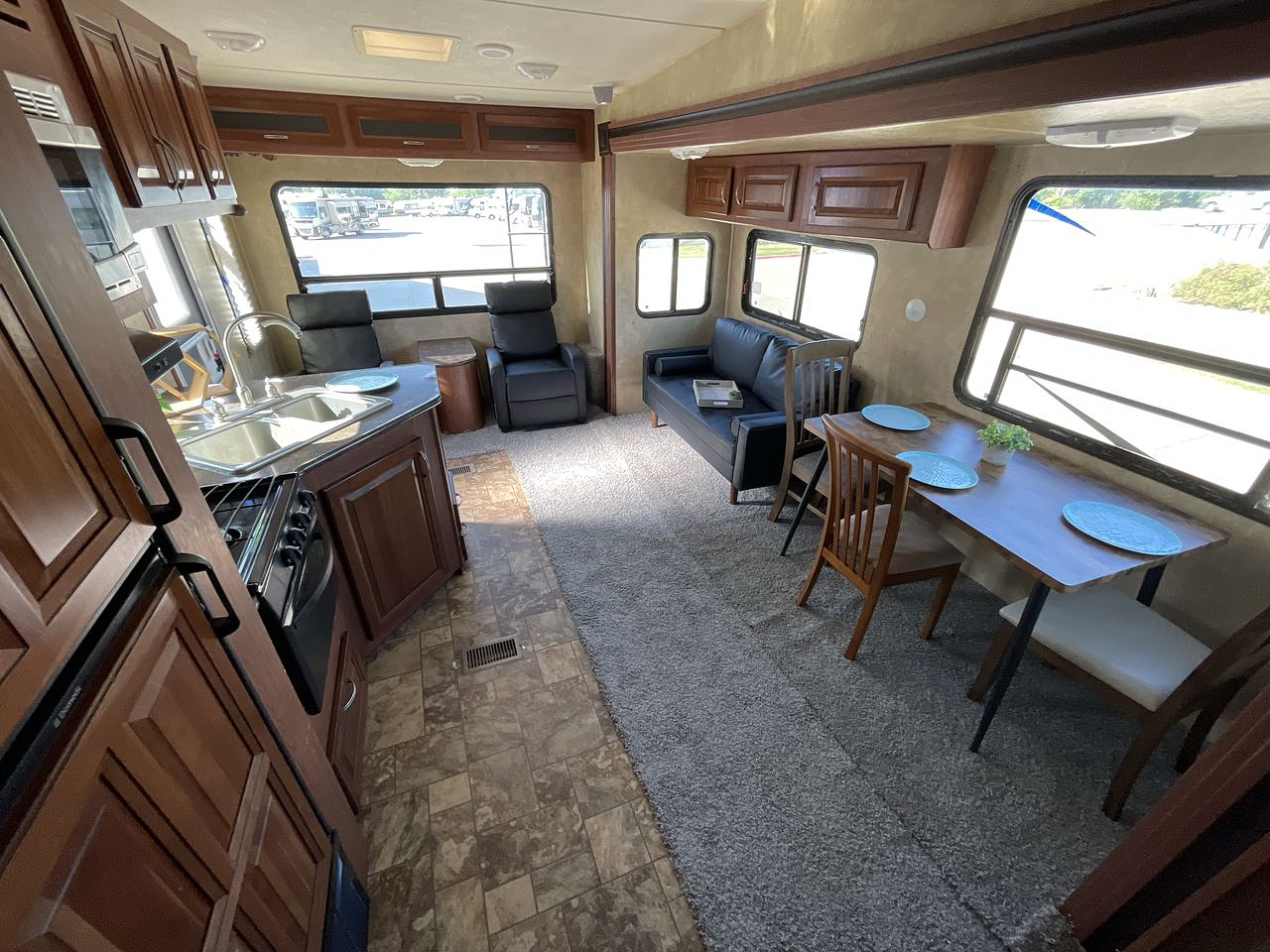 2012 FOREST RIVER EXTRA LITE 271RLX