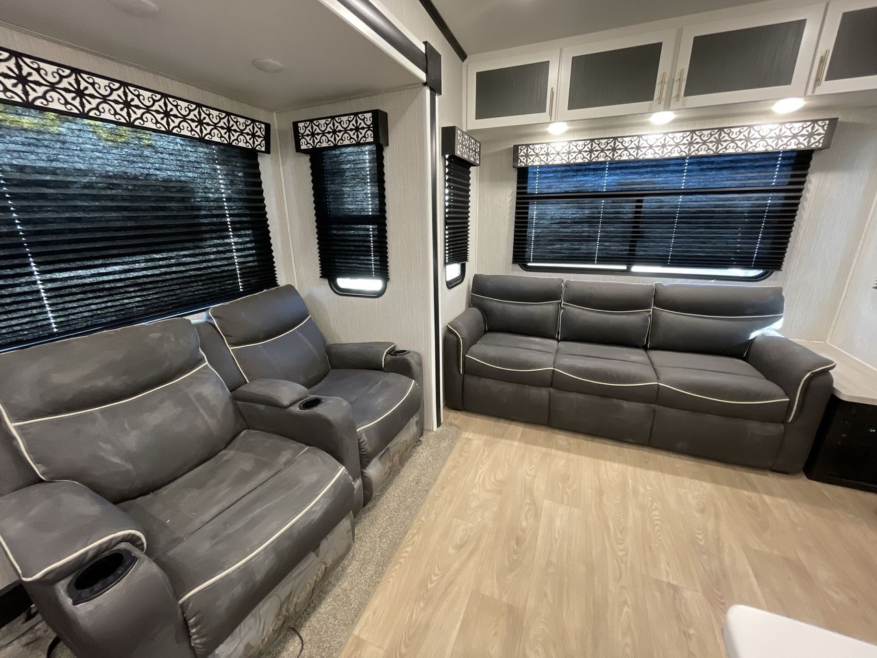 2021 FOREST RIVER WILDCAT 336RLS