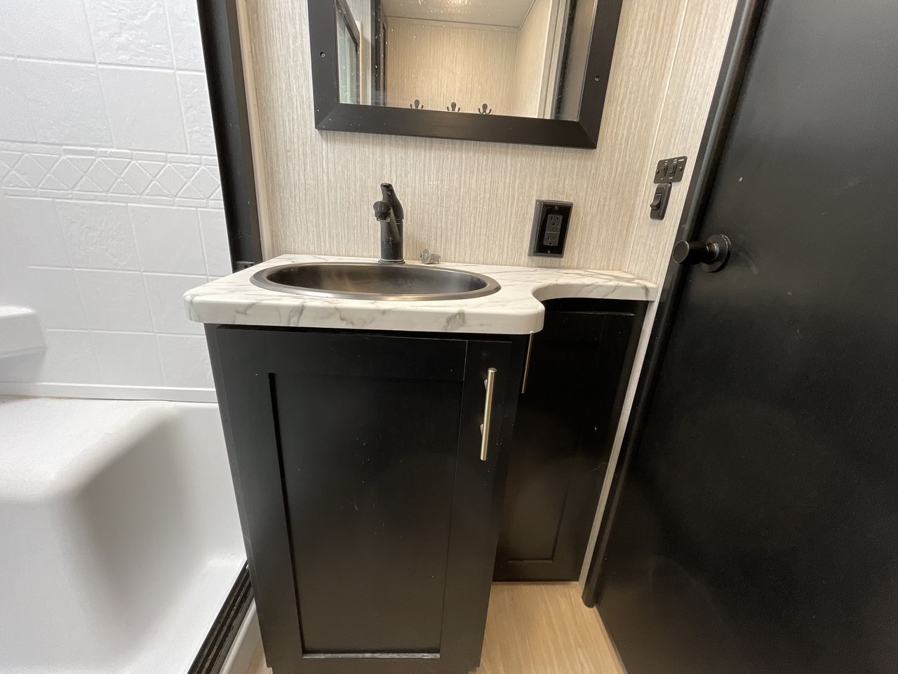 2021 FOREST RIVER WILDCAT 336RLS