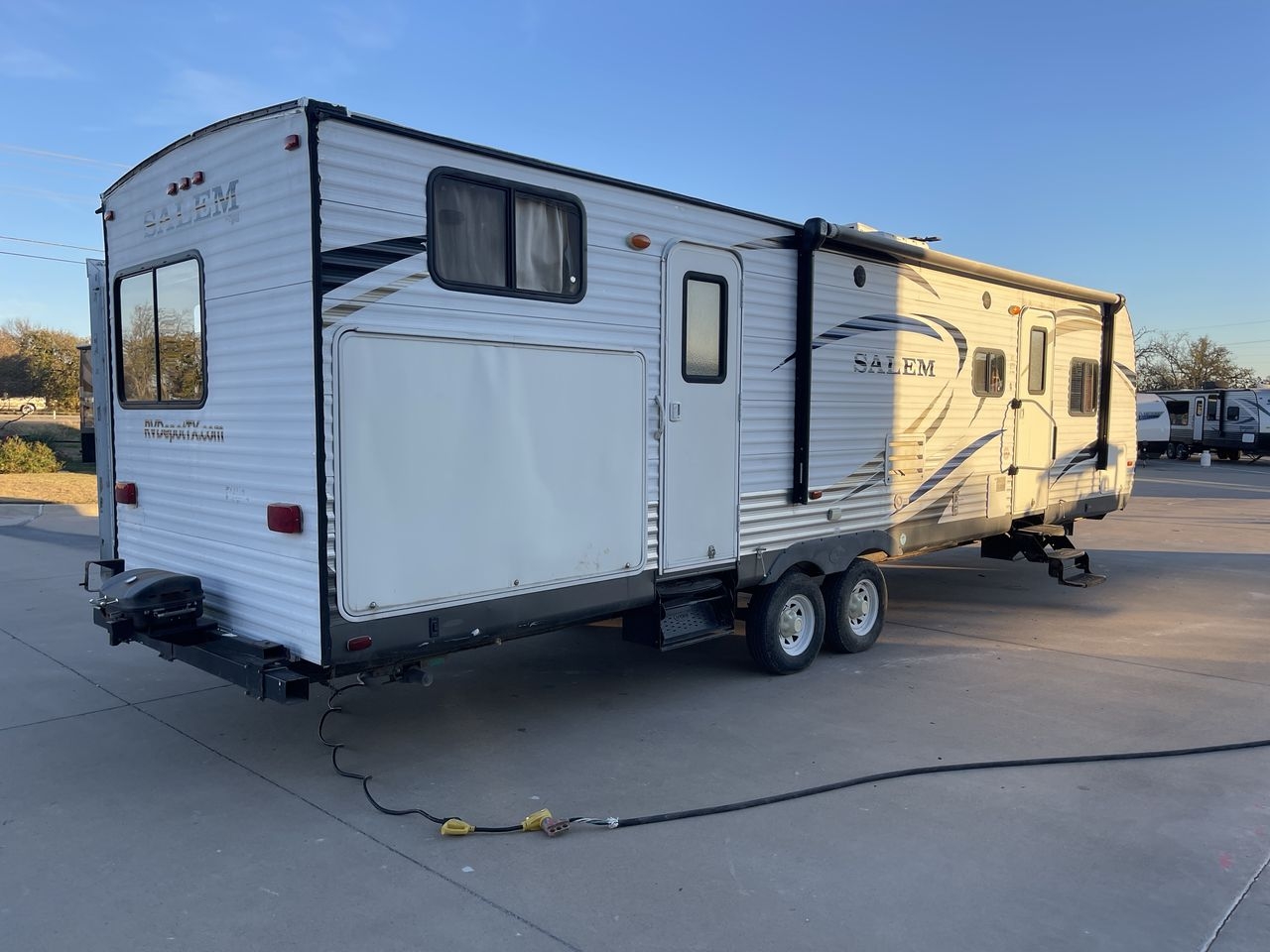 2013 SALEM 32BHDS