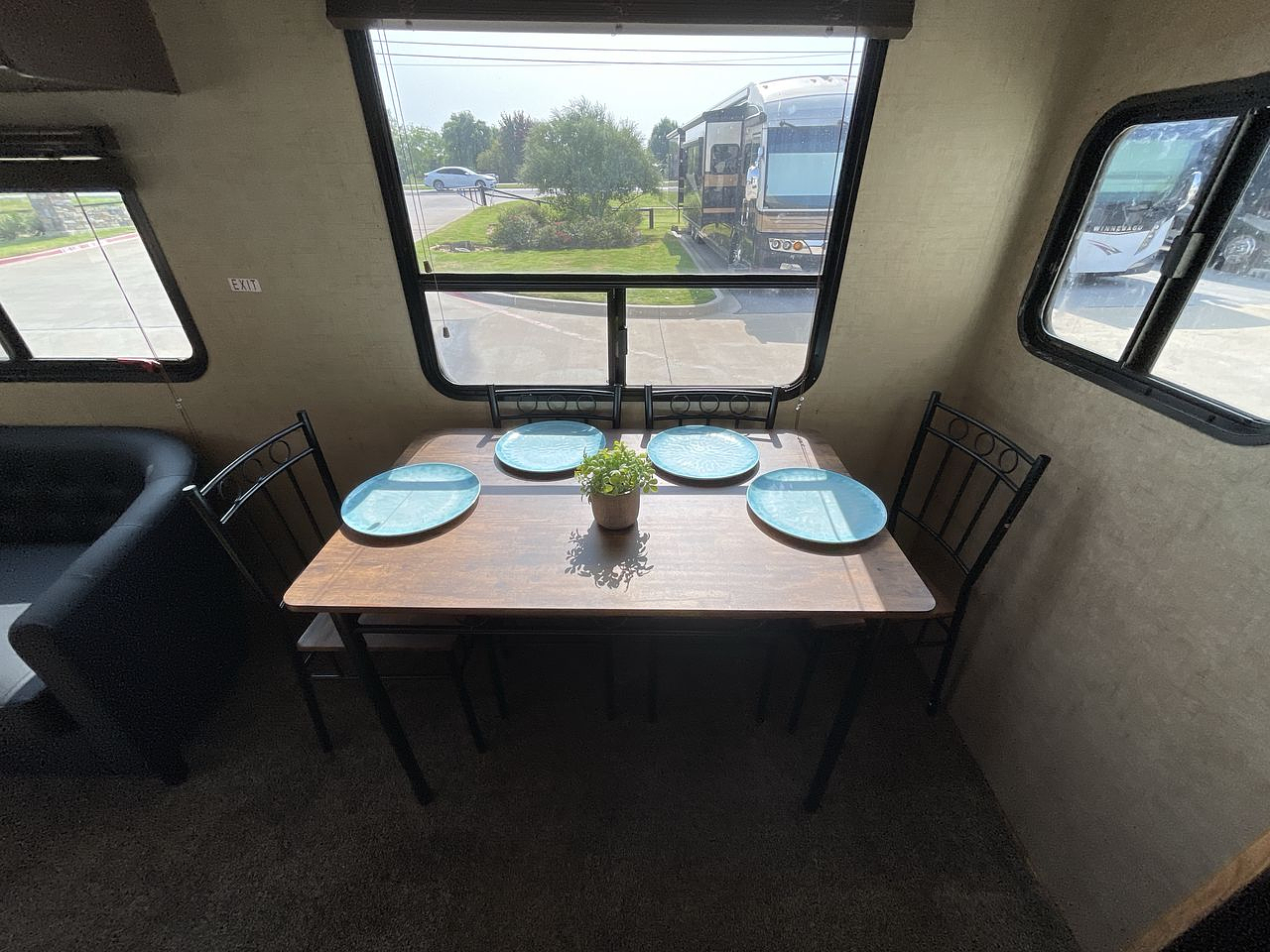 2020 FOREST RIVER SURVEYOR 265RLDS