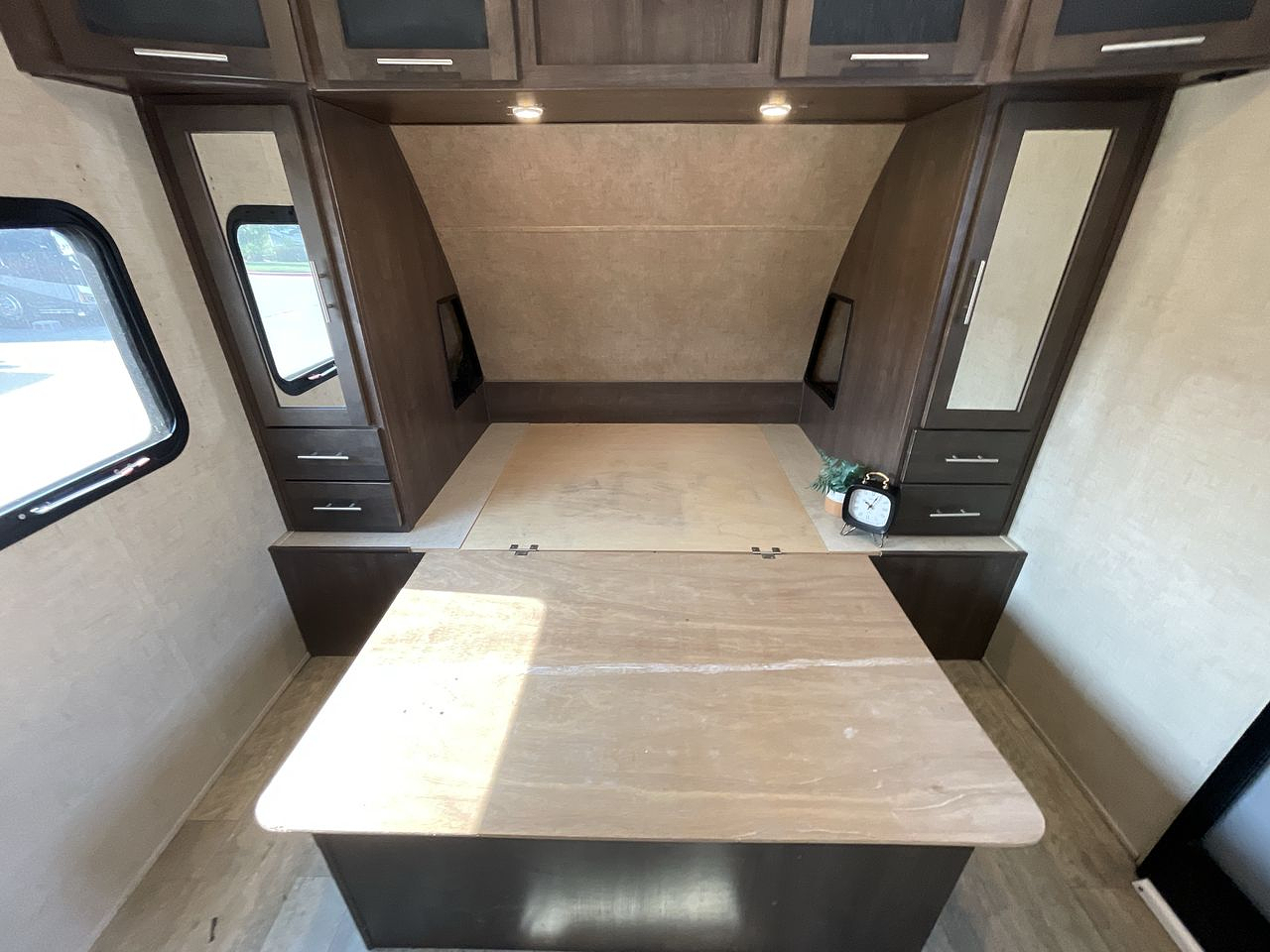2020 FOREST RIVER SURVEYOR 265RLDS