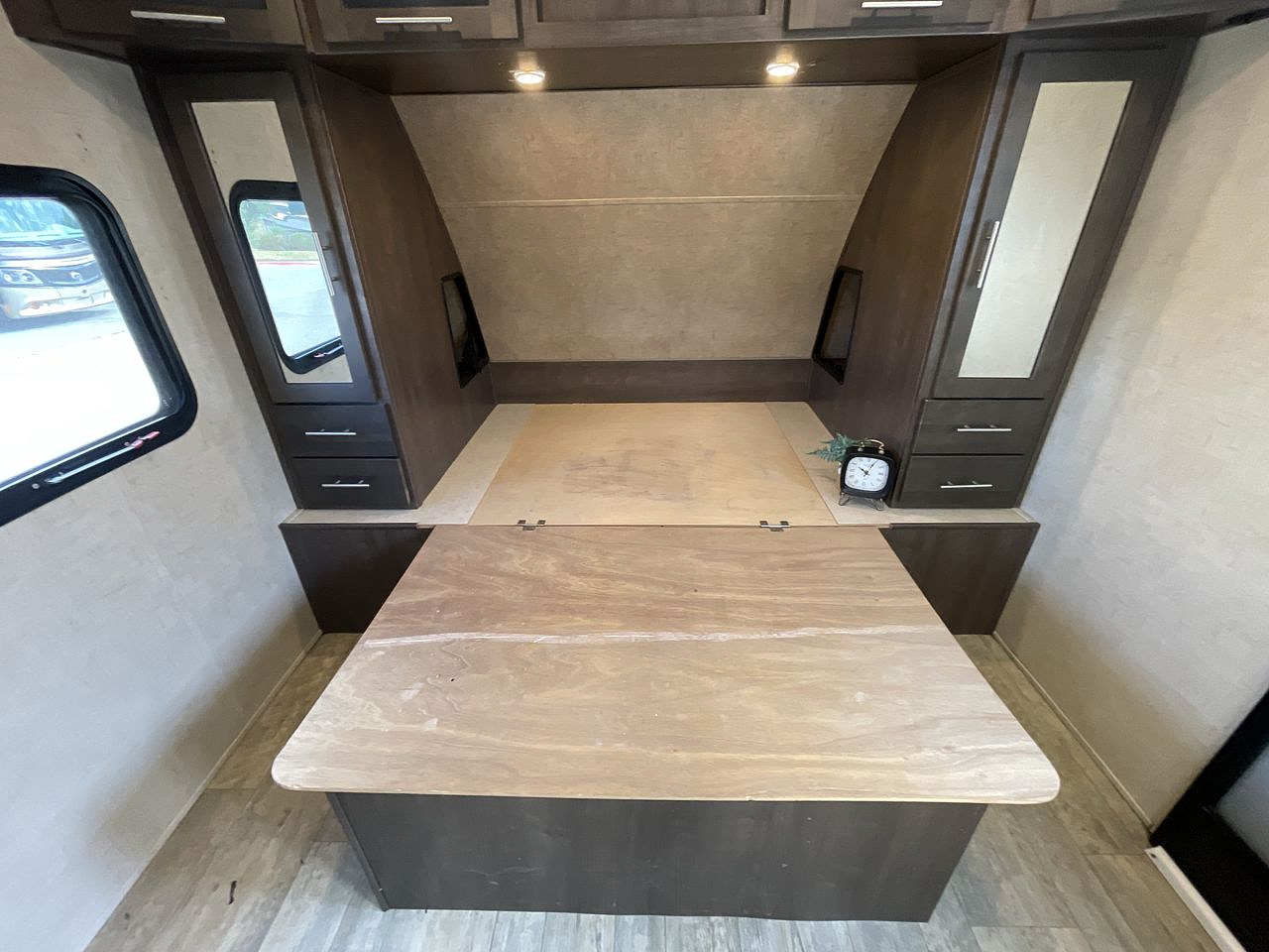 2020 FOREST RIVER SURVEYOR 265RLDS