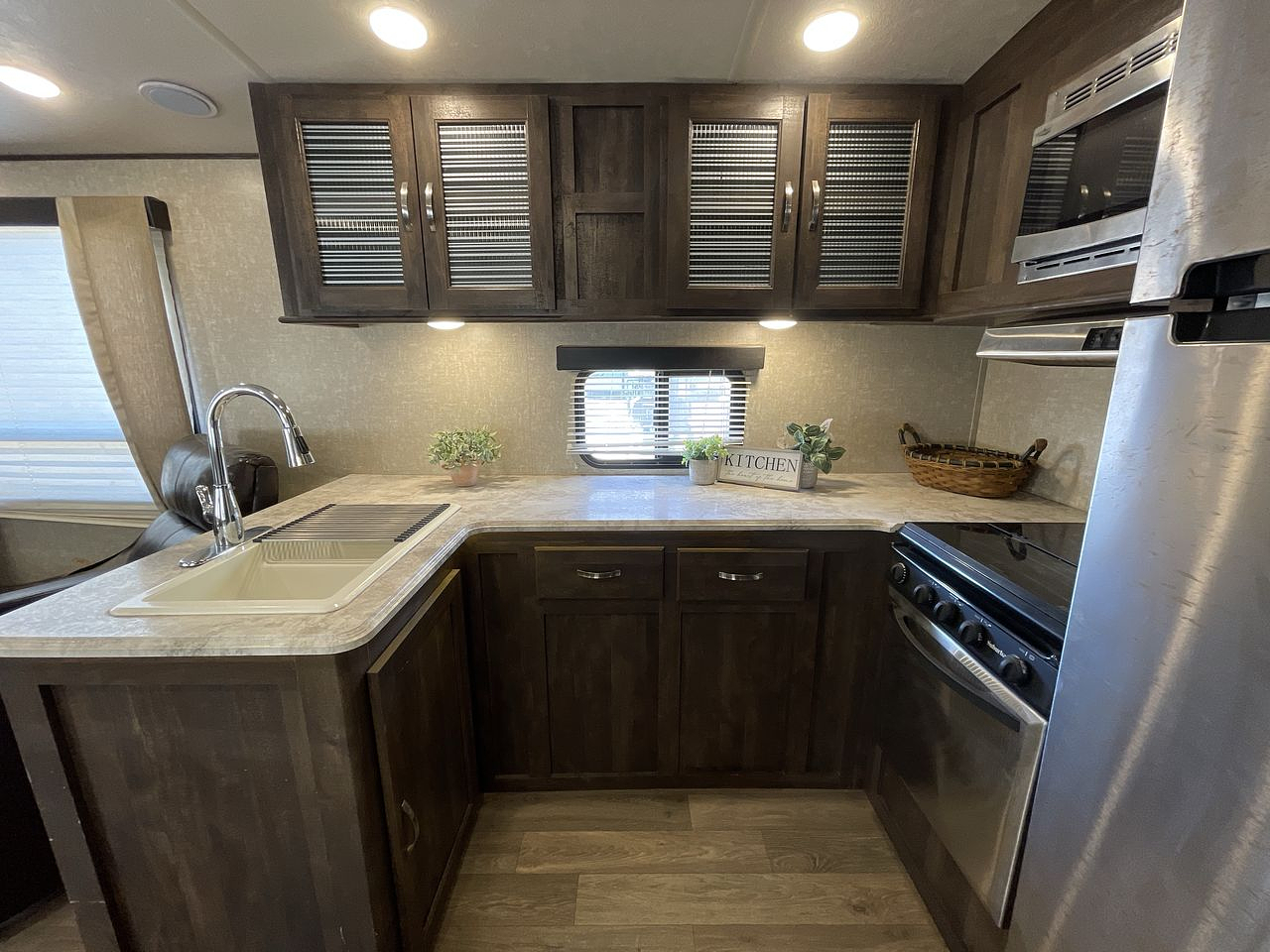 2018 VIBE 268RKS