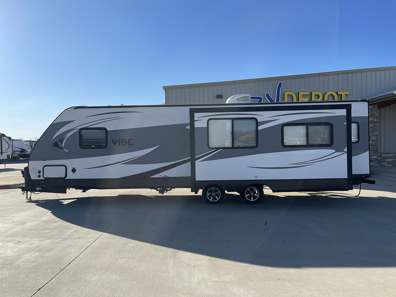 2017 FOREST RIVER VIBE 277RLS