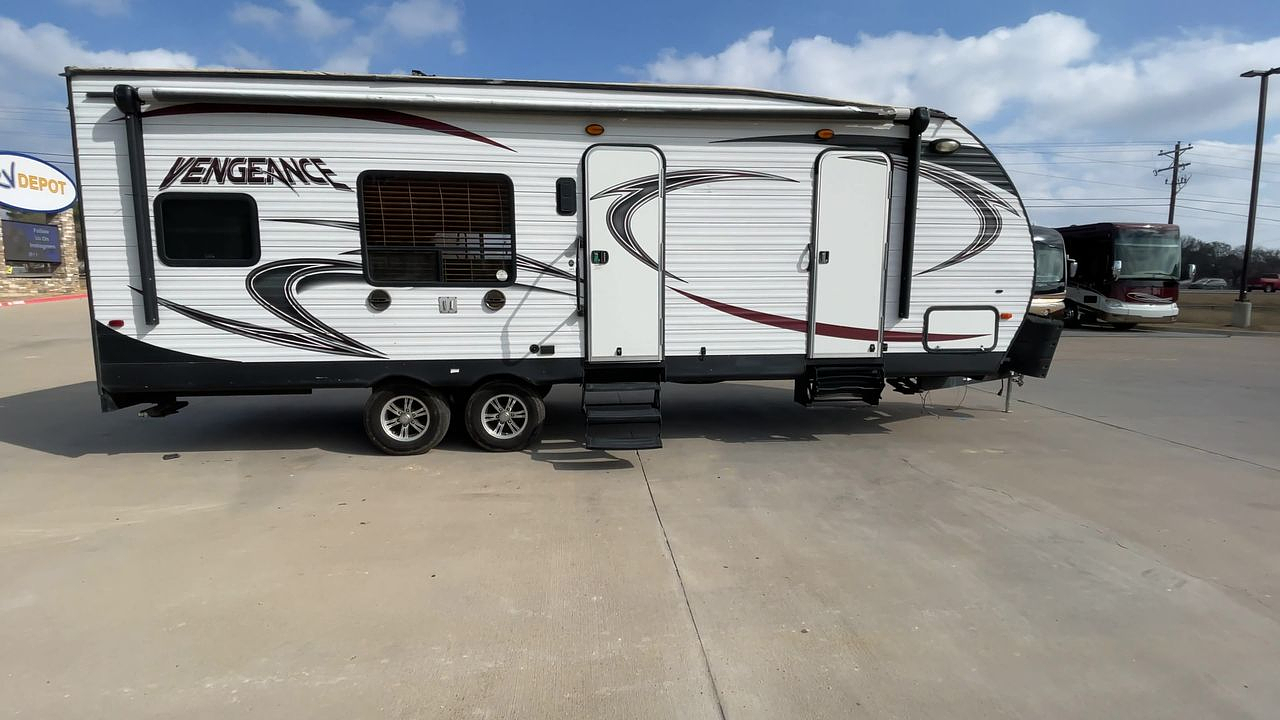 2014 FOREST RIVER VENGEANCE 25V