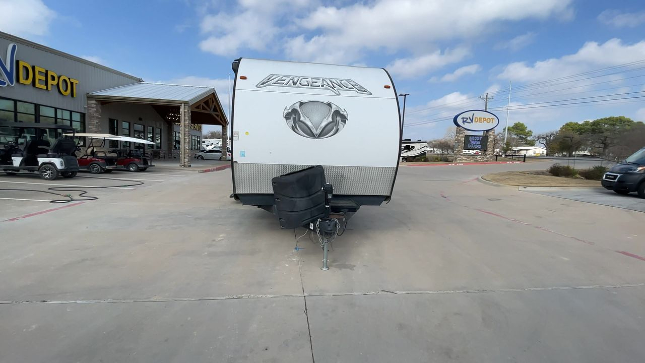2014 FOREST RIVER VENGEANCE 25V