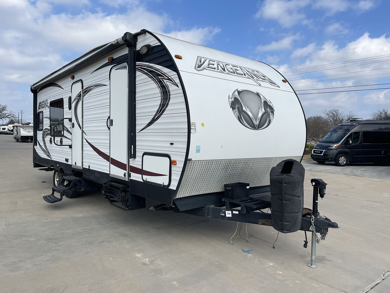 2014 FOREST RIVER VENGEANCE 25V