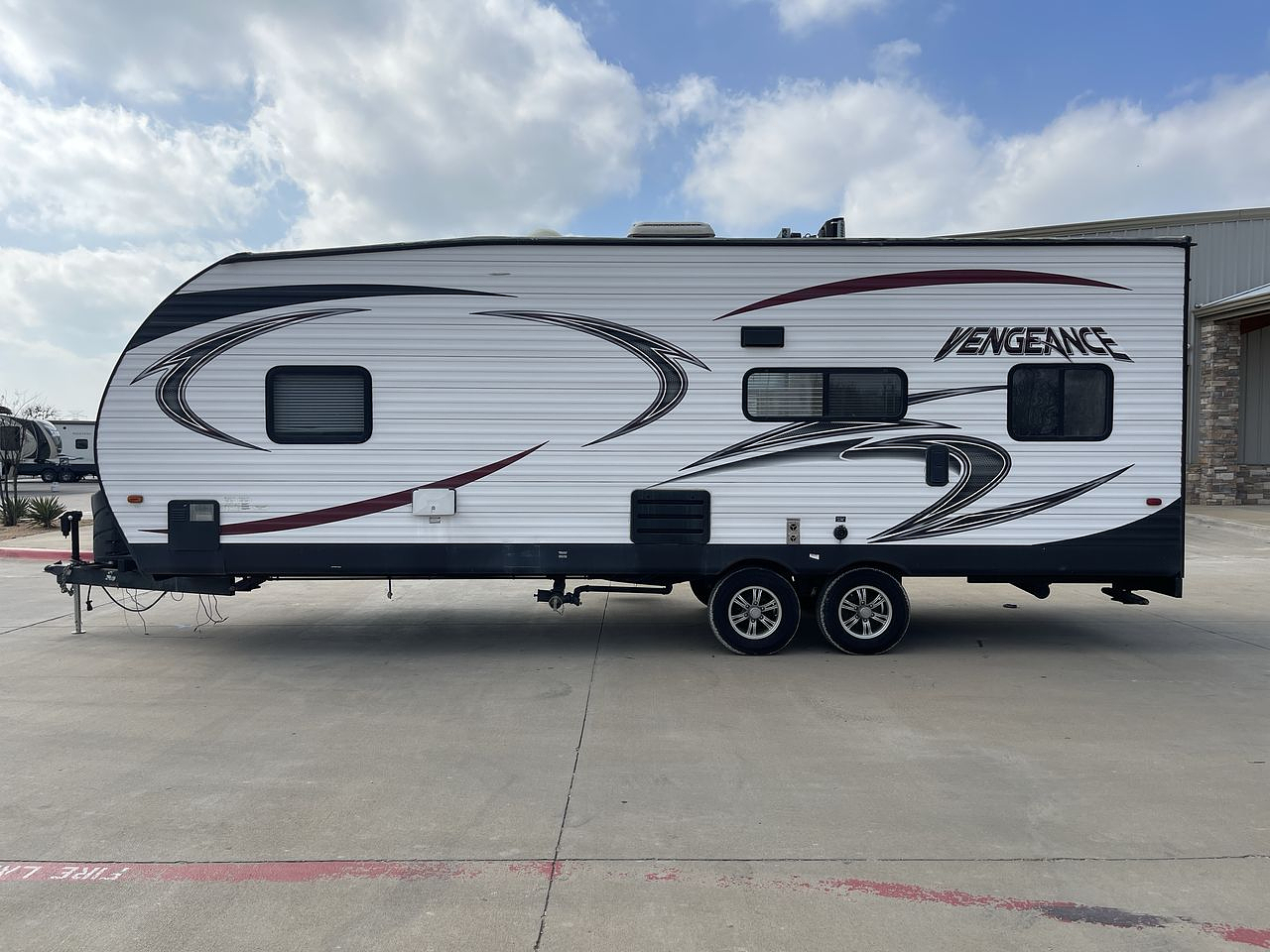 2014 FOREST RIVER VENGEANCE 25V