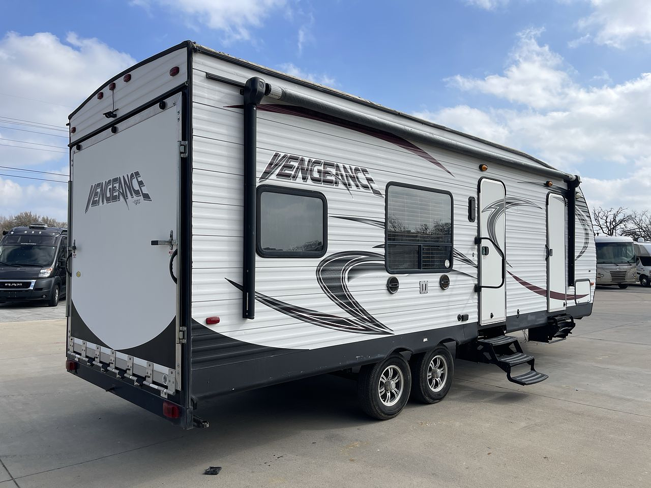 2014 FOREST RIVER VENGEANCE 25V