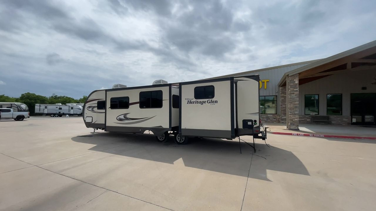 2017 WILDWOOD HERITAGE GLEN 300BH
