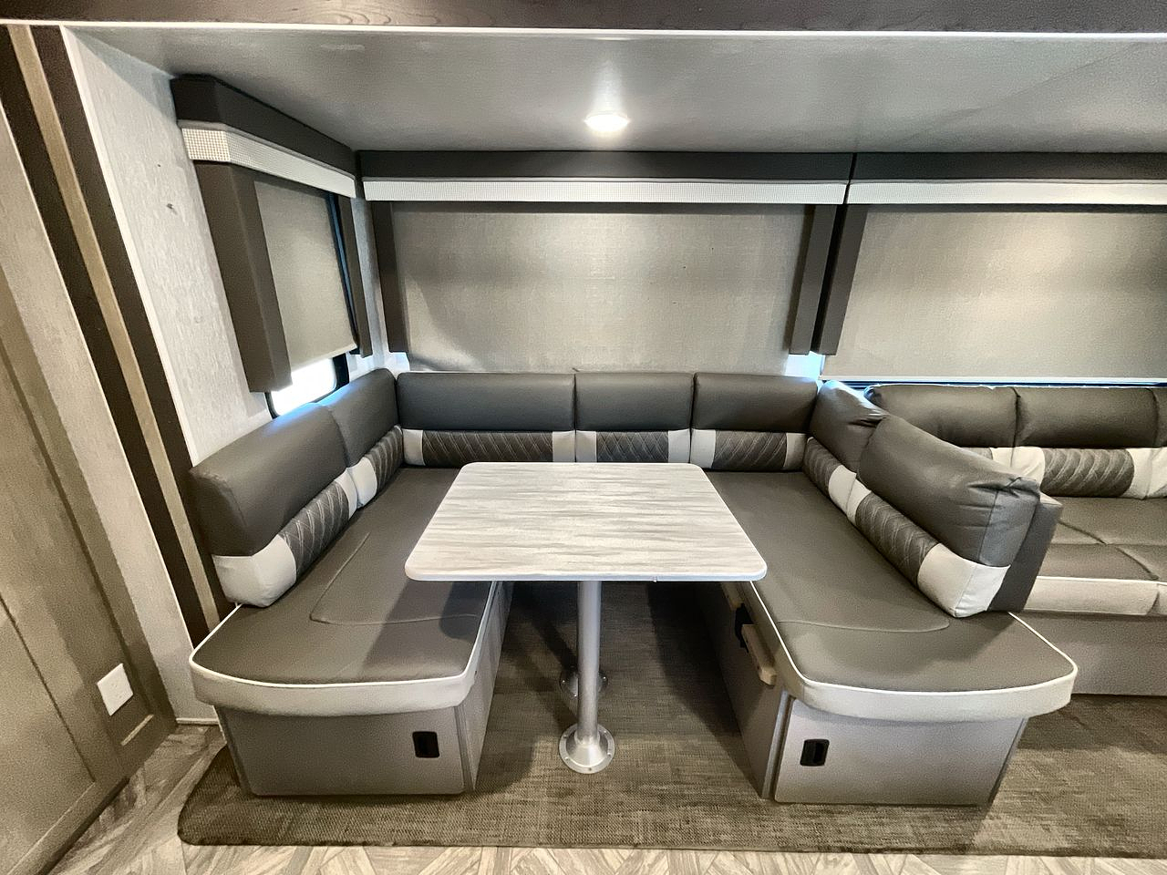 2023 FOREST RIVER WILDWOOD 31KQBTS