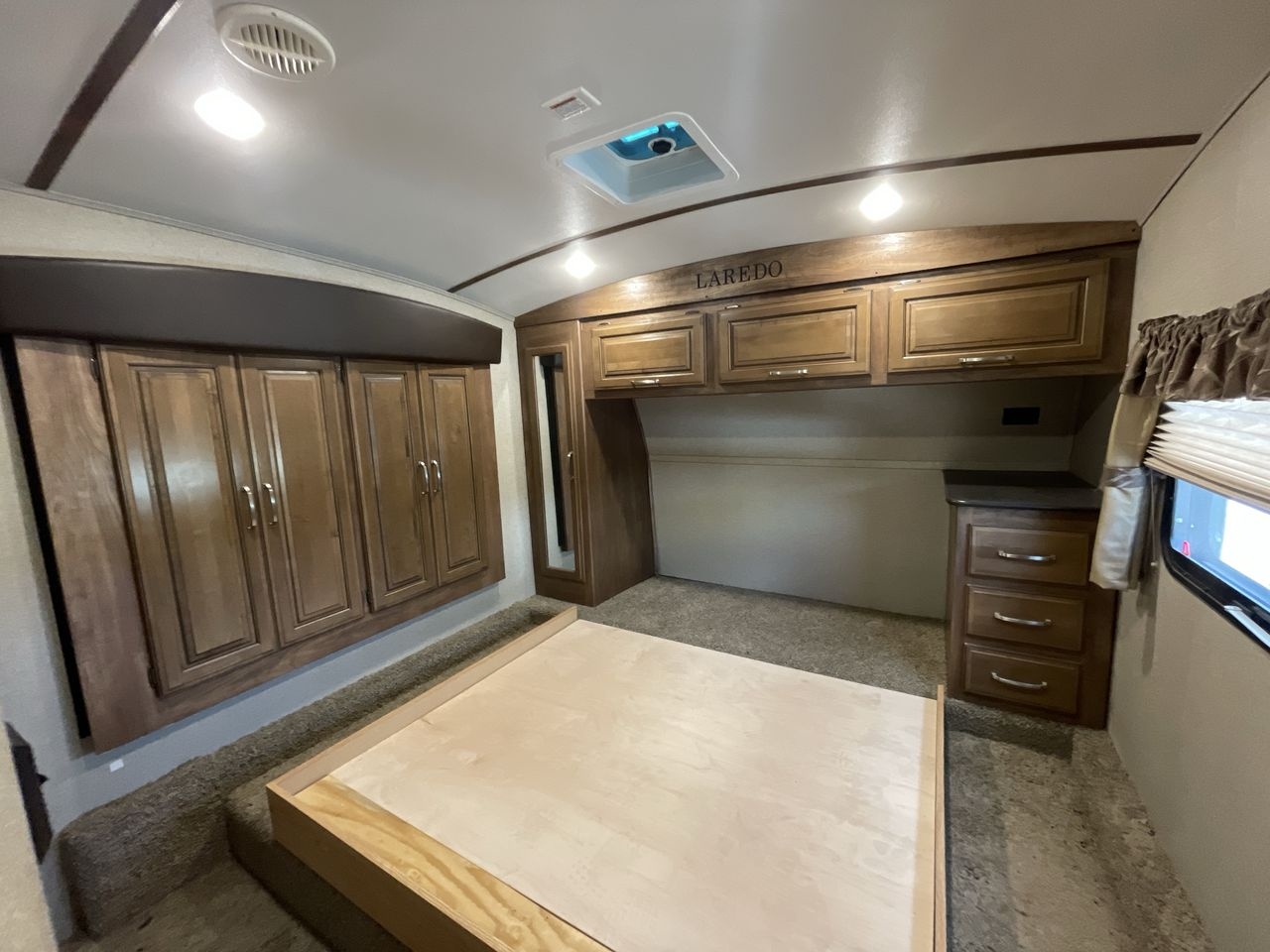 2018 KEYSTONE LAREDO 298SRL