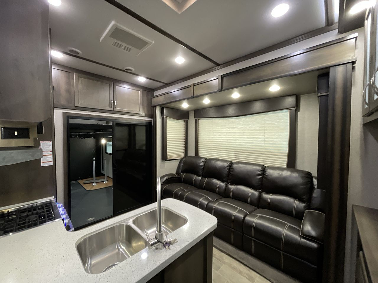 2019 TRITON VOLTAGE 3561