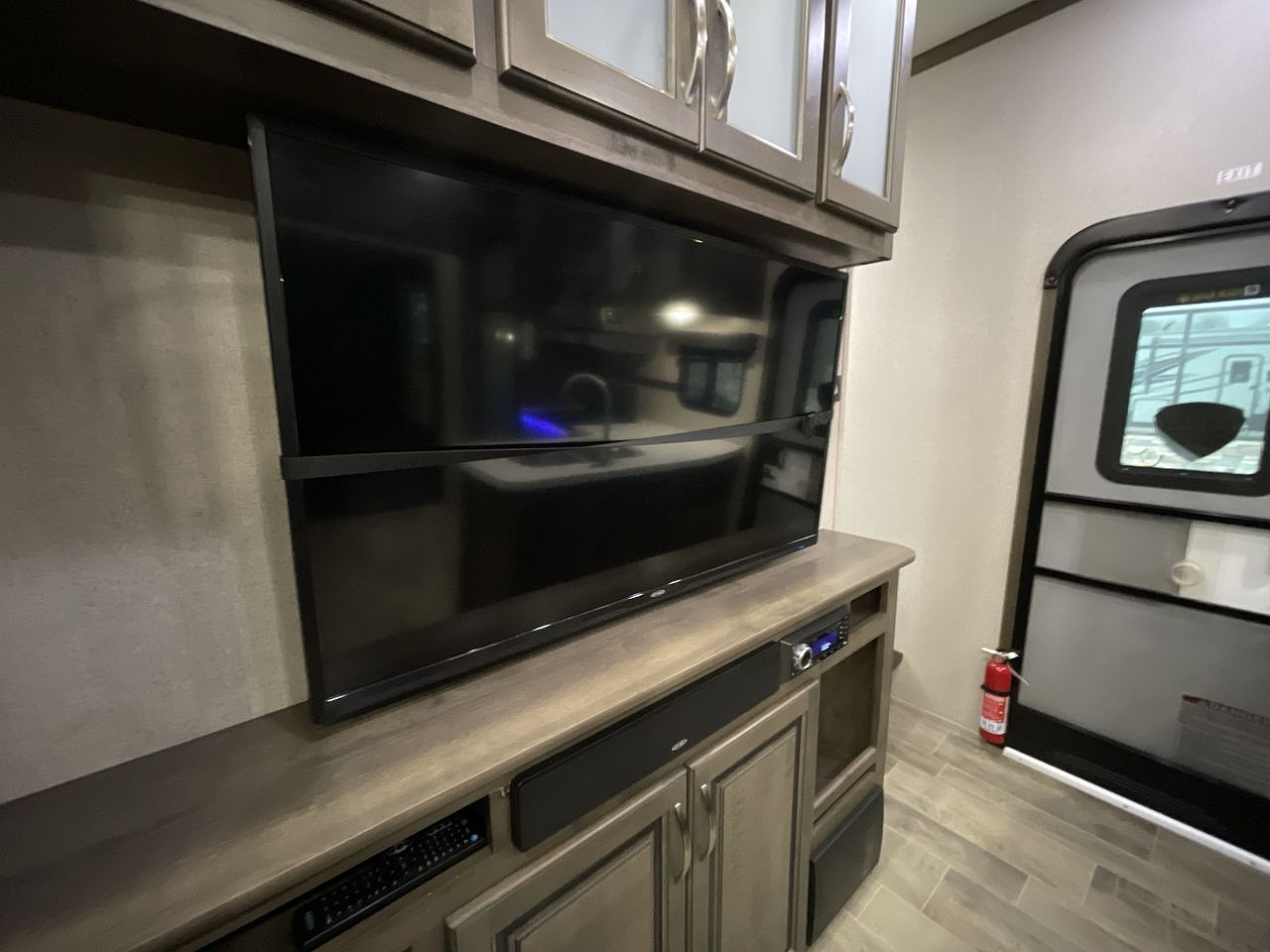 2019 TRITON VOLTAGE 3561