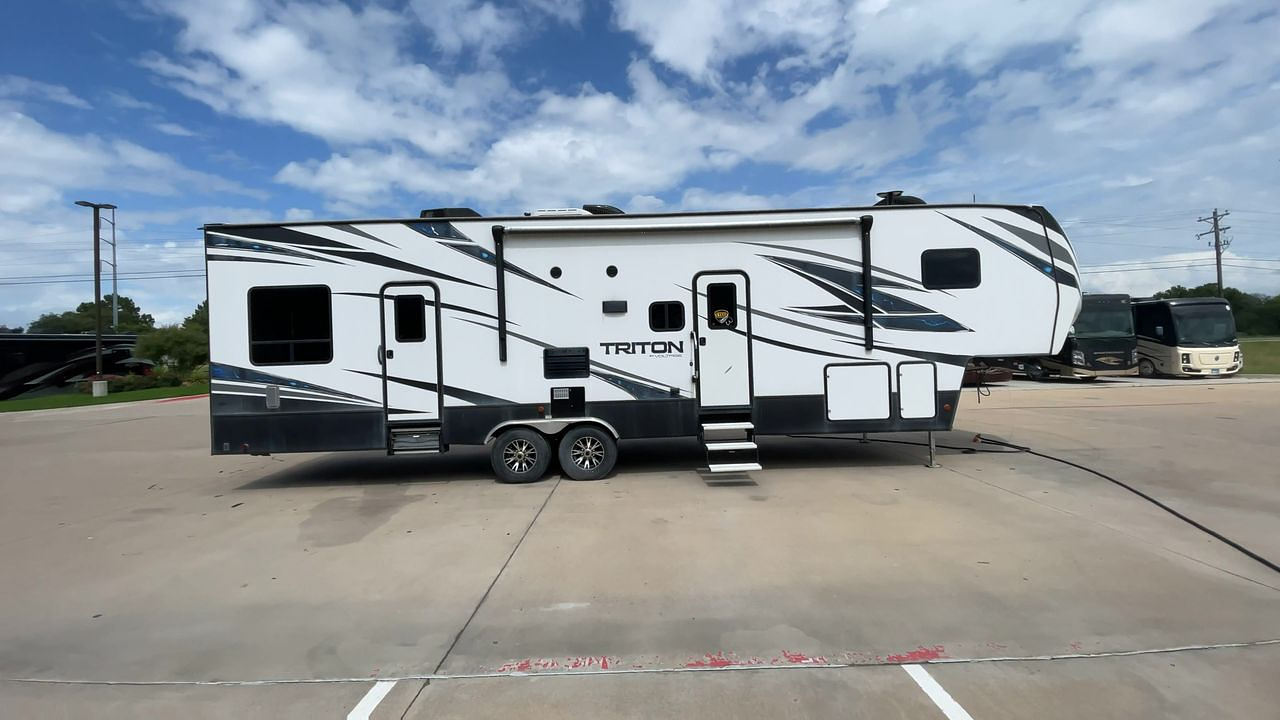 2019 TRITON VOLTAGE 3561