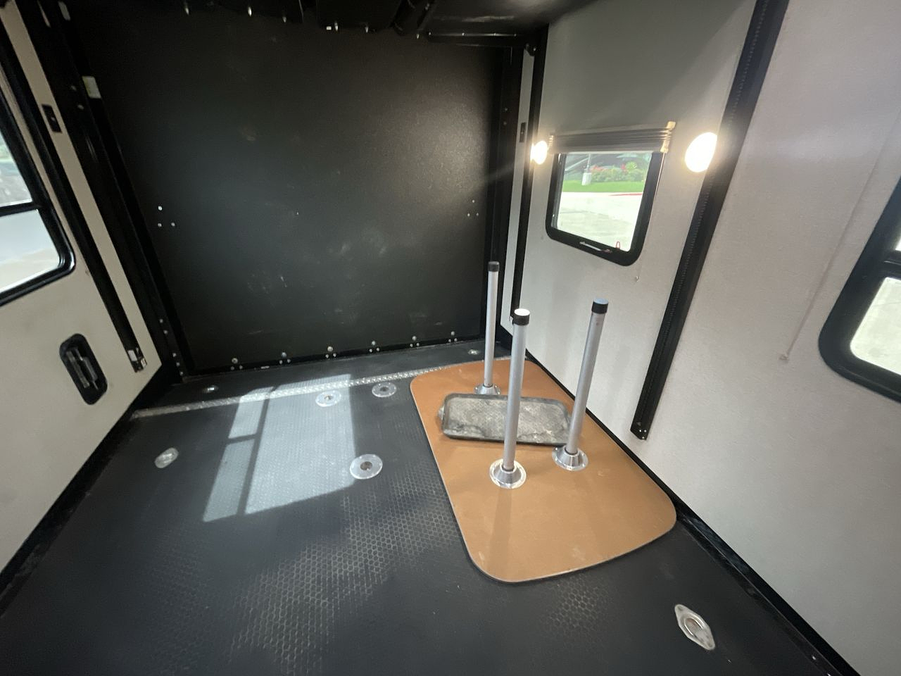 2019 TRITON VOLTAGE 3561