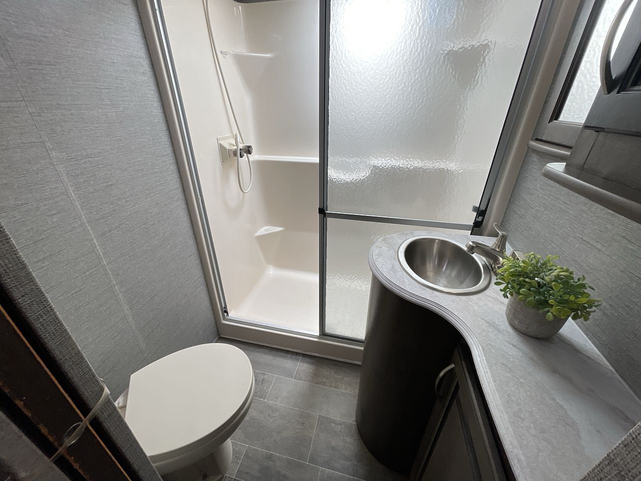 2019 TRITON VOLTAGE 3561