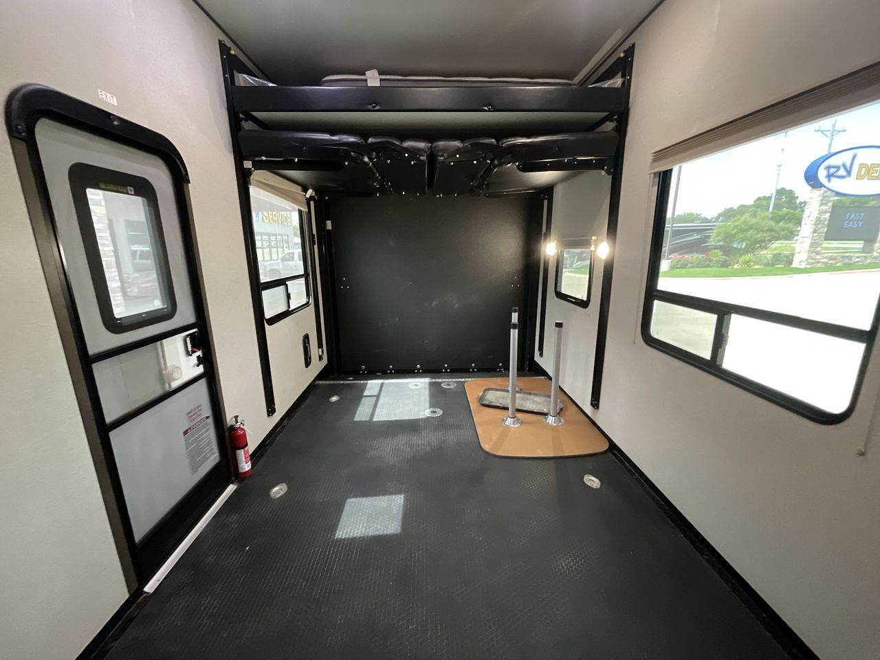 2019 TRITON VOLTAGE 3561