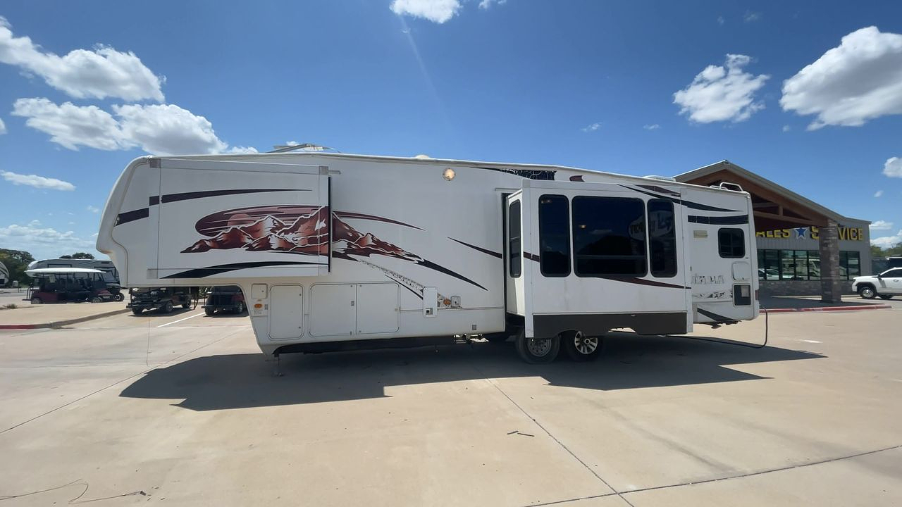 2009 KEYSTONE MONTANA 3585SA