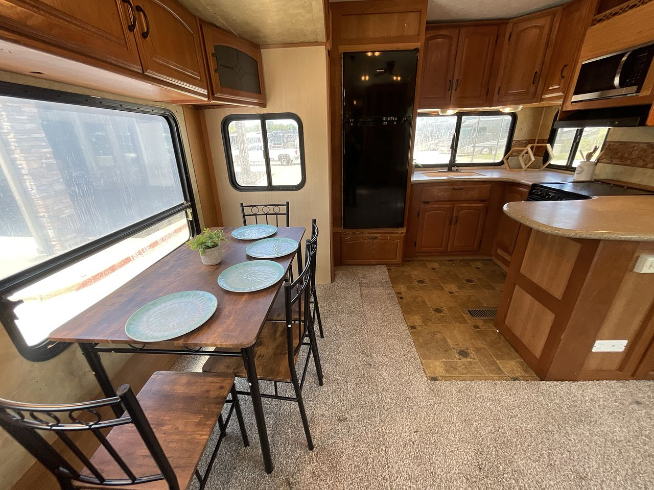 2009 KEYSTONE MONTANA 3585SA