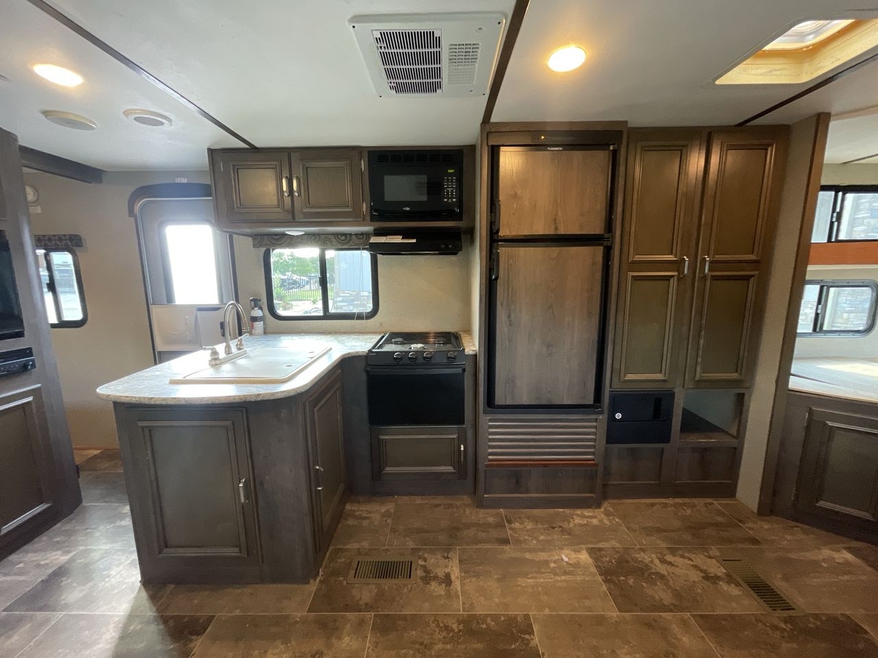 2018 KEYSTONE PASSPORT 2670BH