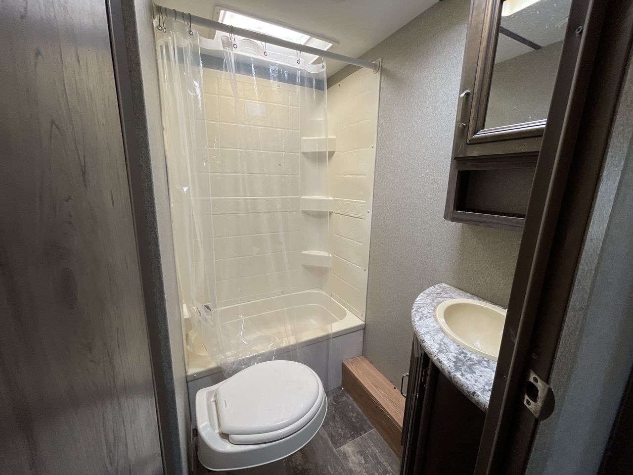 2018 KEYSTONE PASSPORT 2670BH